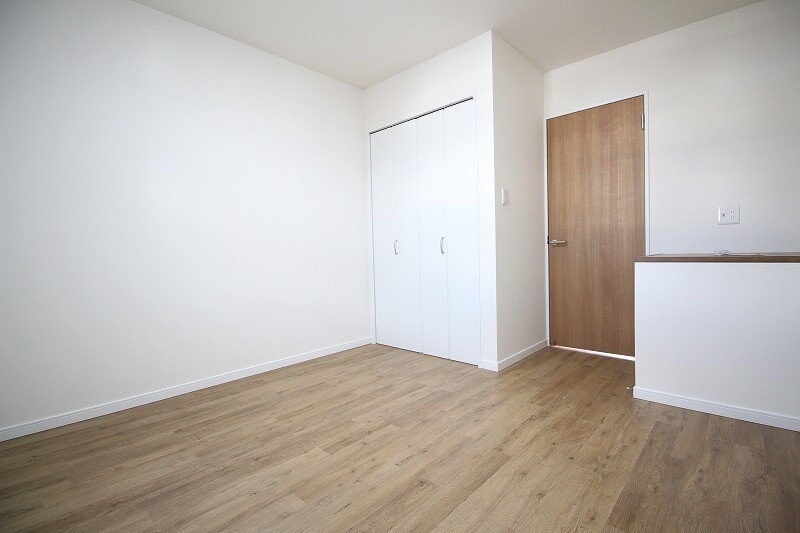 物件内観写真14　(洋室2)