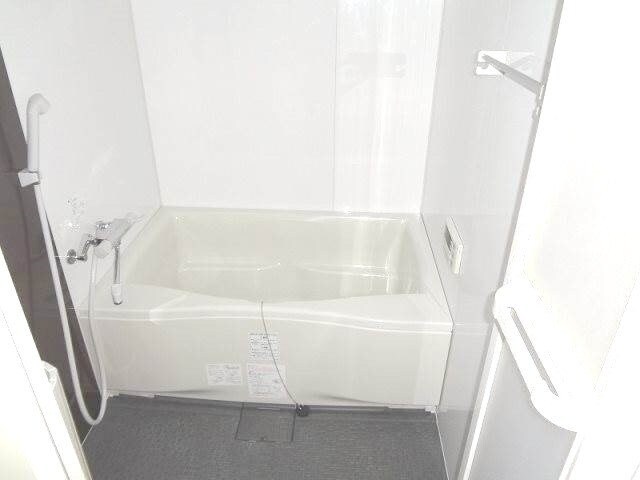 物件内観写真9　(シャワー付きお風呂)