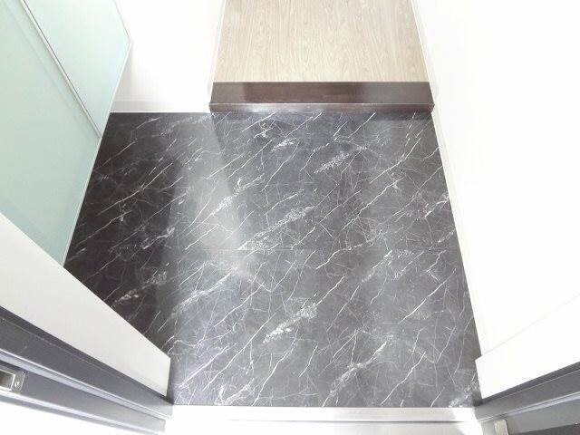 物件内観写真15　(玄関)