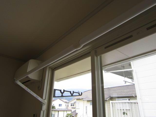 物件内観写真14　(室内物干し)