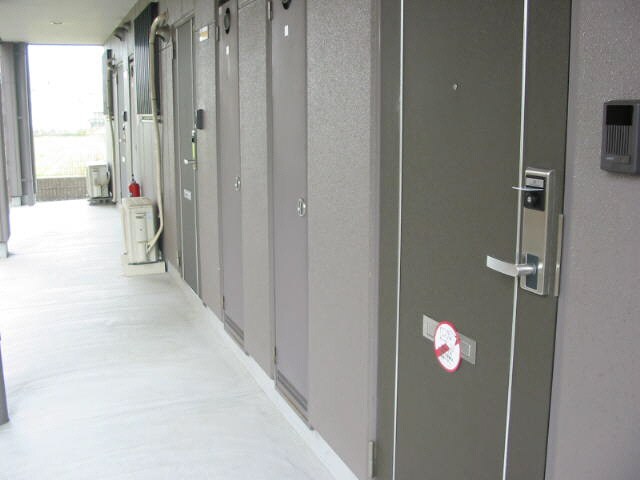 物件外観写真3　(通路)