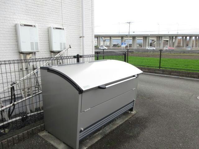 物件外観写真4　(ゴミステーション)