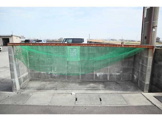 物件外観写真4　(ゴミステーション)