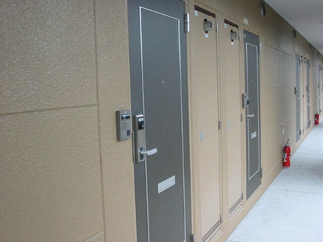 物件外観写真4　(通路)