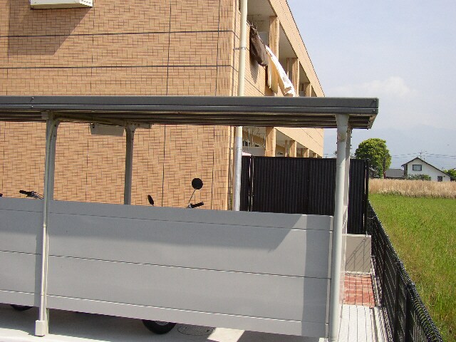 物件外観写真3　(自転車置場)