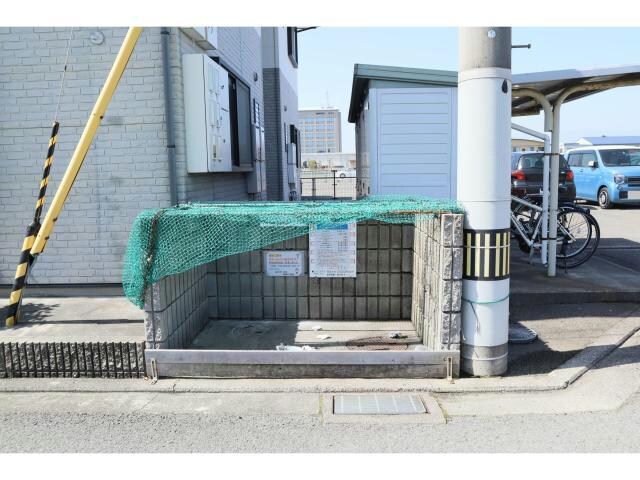 物件外観写真5　(ゴミステーション)