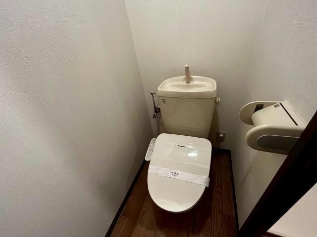 物件内観写真9　(温水洗浄便座付きに変更します)