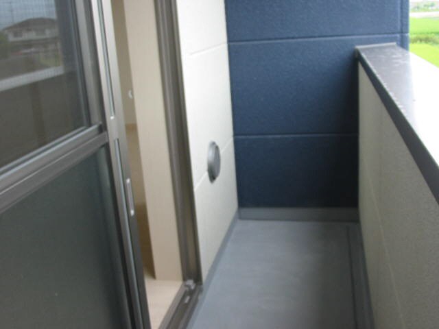 物件内観写真6　(203　ベランダ)