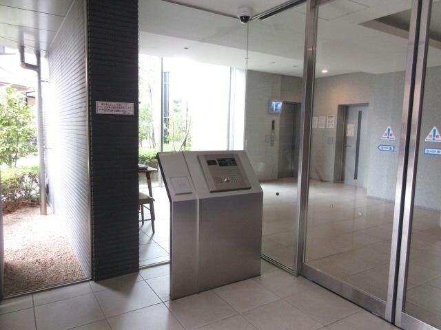 物件外観写真3　(オートロック)