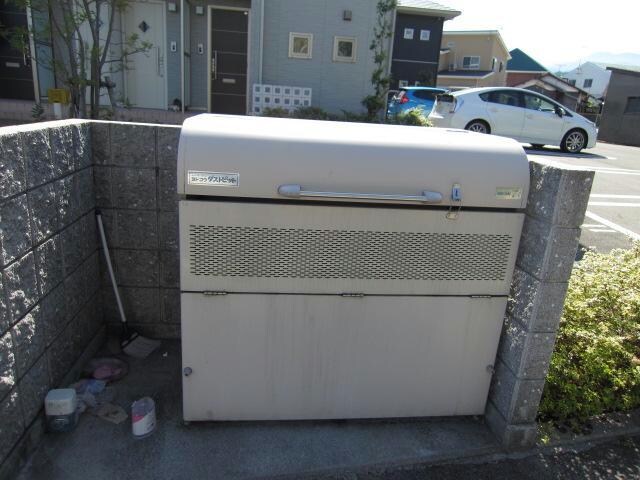 物件外観写真6　(ゴミステーション)