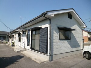 坂井町三丁目16番35号貸家外観写真