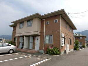 シャーメゾン西泉外観写真