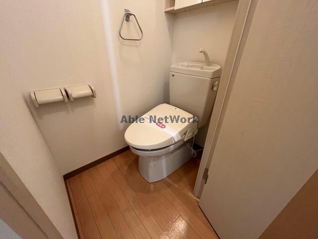 物件内観写真11　(温水洗浄暖房便座付き)