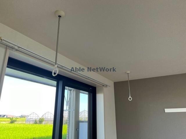 物件内観写真17　(室内物干し)