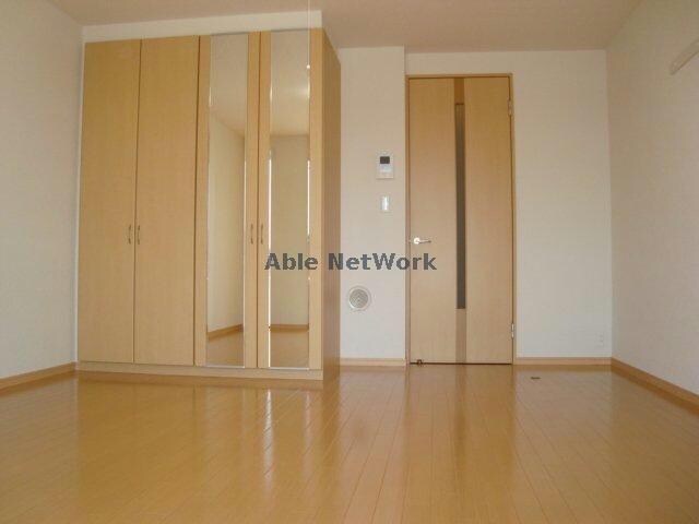 物件内観写真7　(１１．３帖のリビング)