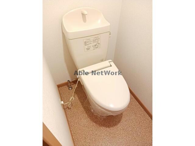 物件内観写真11　(温水暖房便座)