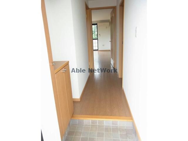 物件内観写真16　(たっぷり入るシューズボックス付き)