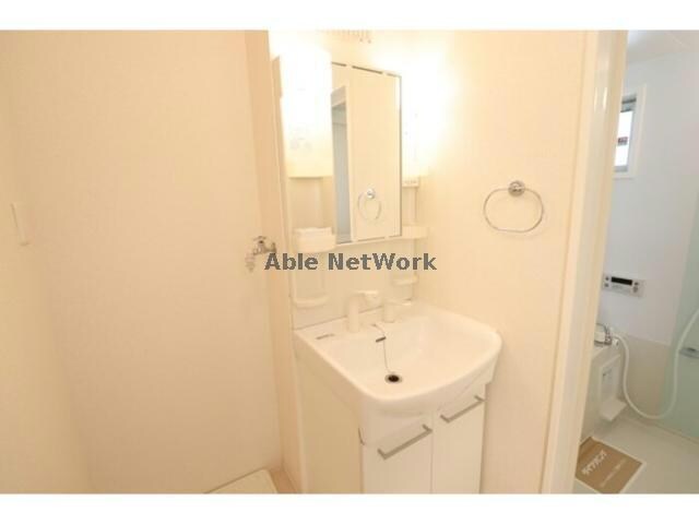 物件内観写真13　(洗髪洗面化粧台です！)