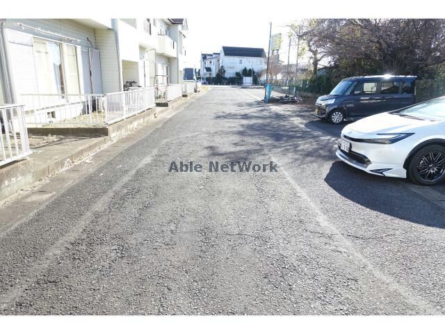 物件外観写真9　(前面道路)