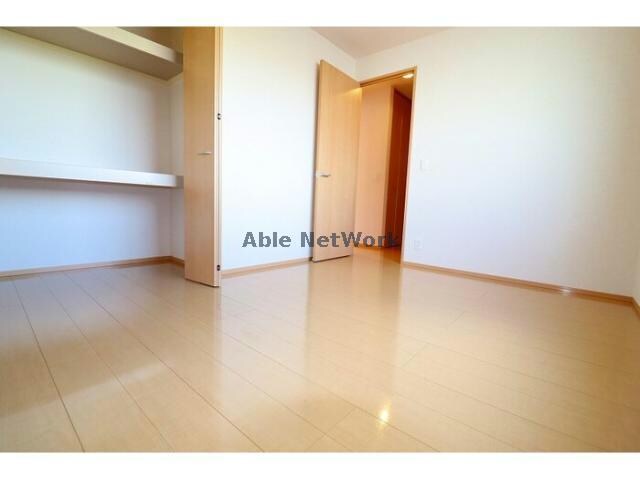 物件内観写真10　(洋室)