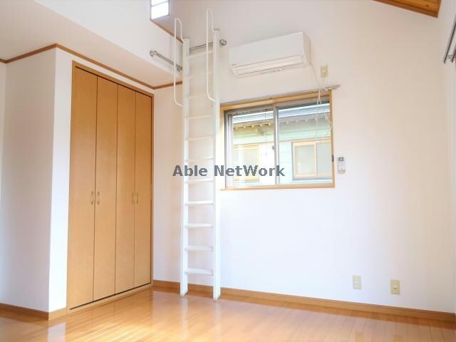 物件内観写真6　(ロフト付き洋室)