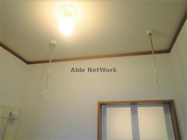 物件内観写真17　(便利な室内物干し付)