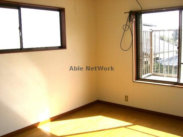 物件内観写真8　(洋室6帖)