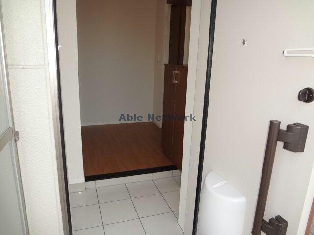 物件内観写真27　(玄関スペース)