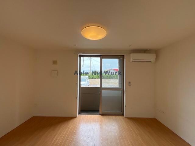 物件内観写真8　(広々ゆとりある空間)