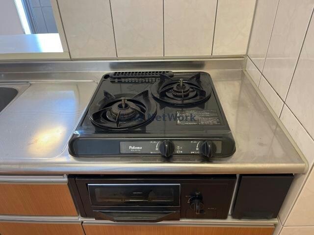 物件内観写真10　(コンロ＆グリル付きカウンターキッチン)