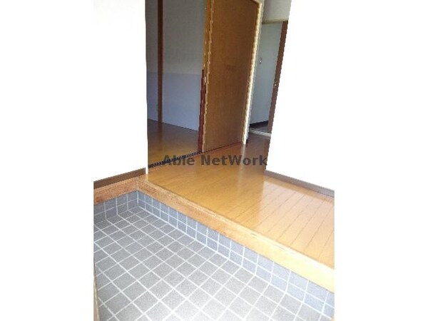 玄関回り(広々とした玄関)