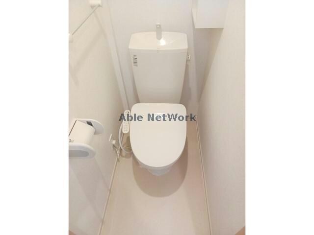 物件内観写真9　(温水洗浄暖房便座)