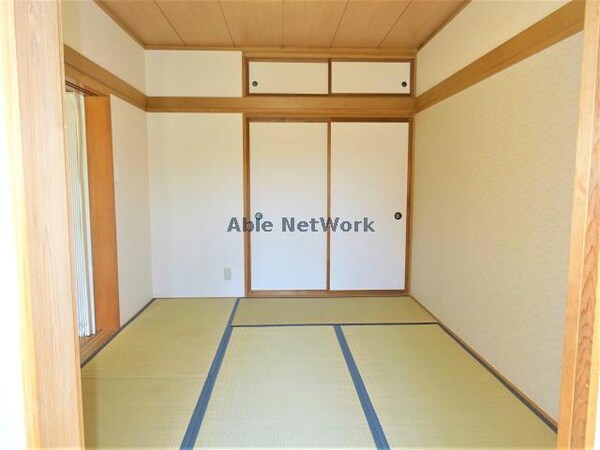 居室(和室8帖)