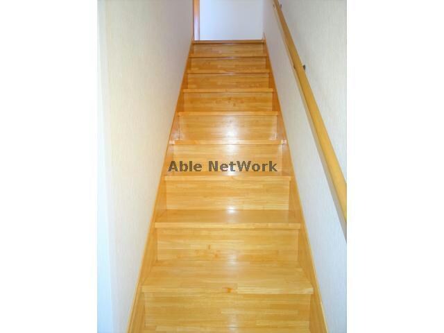 物件内観写真23　(階段)