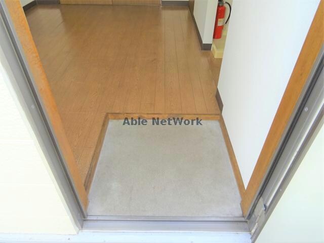 物件内観写真19　(開放感のある玄関です！)