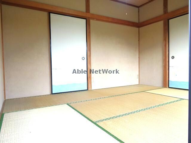 物件内観写真11　(６帖和室)