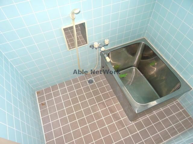 物件内観写真15　(窓付きで換気しやすい！)