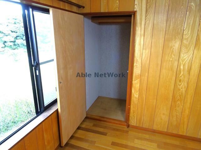 物件内観写真20　(4.5帖洋室収納)