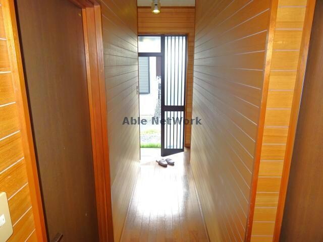 物件内観写真23　(廊下)