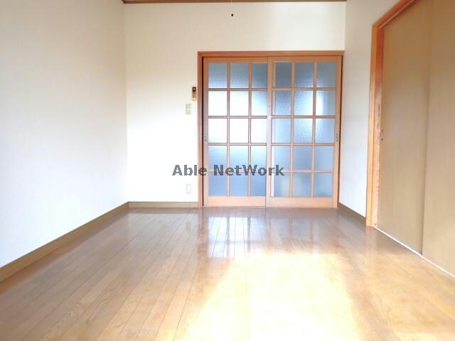 物件内観写真4　(洋室6帖)