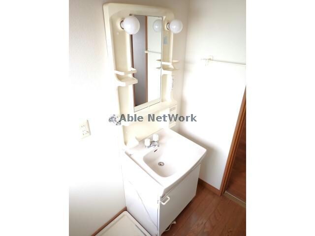 物件内観写真12　(独立洗面台付き！)