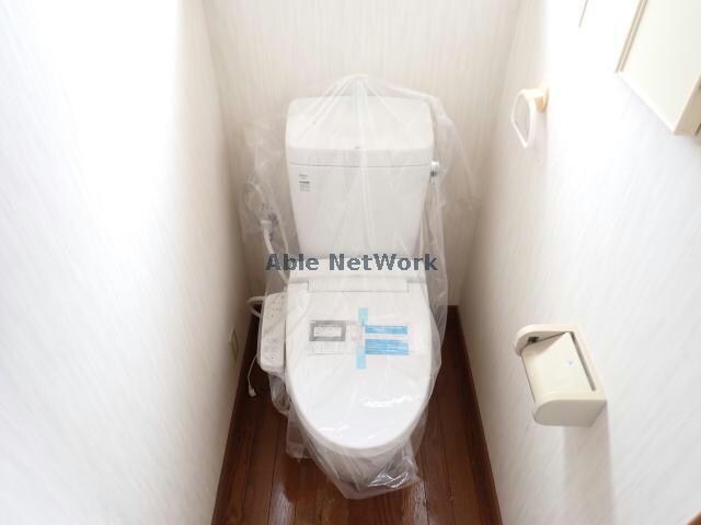 物件内観写真14　(温水暖房便座)