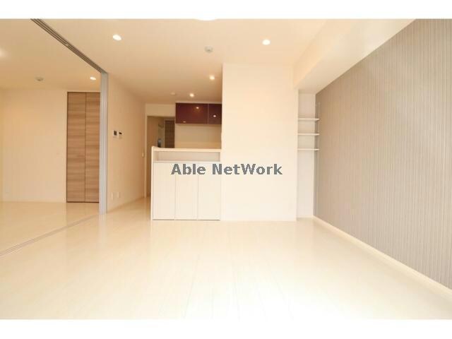 物件内観写真5　(１１．８帖のリビング)