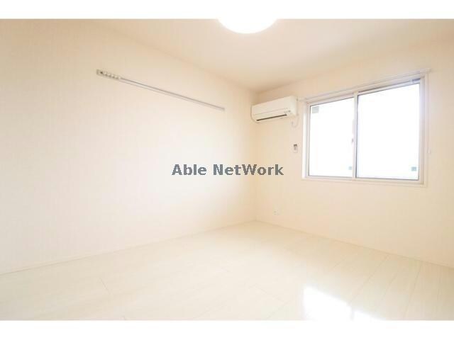 物件内観写真11　(北側６帖洋室)