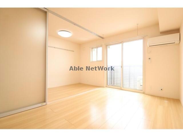 物件内観写真17　(扉を開けて広々使っても〇)