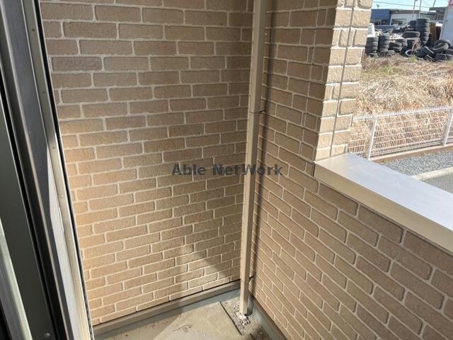 物件内観写真18　(日当たりの良いベランダ)