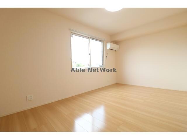 物件内観写真10　(洋室)