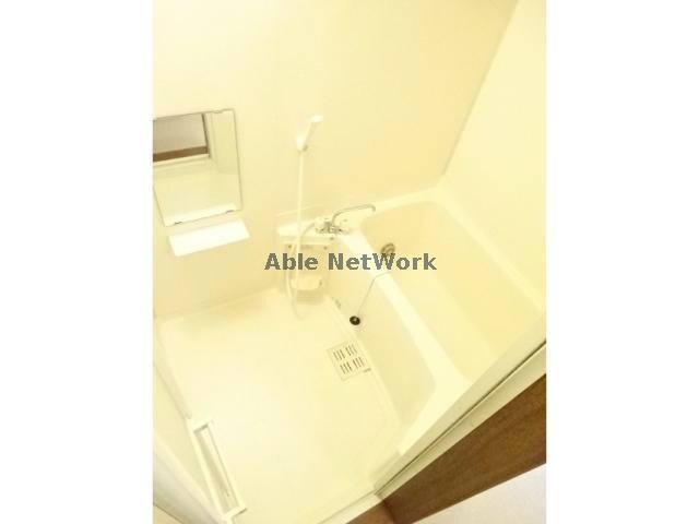 物件内観写真8　(ゆったり入れるバスルーム)