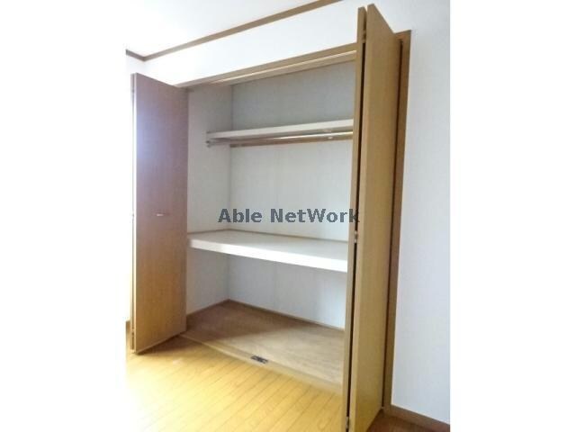 物件内観写真12　(各部屋収納付き)