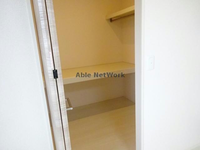物件内観写真12　(ウォークインクローゼット)